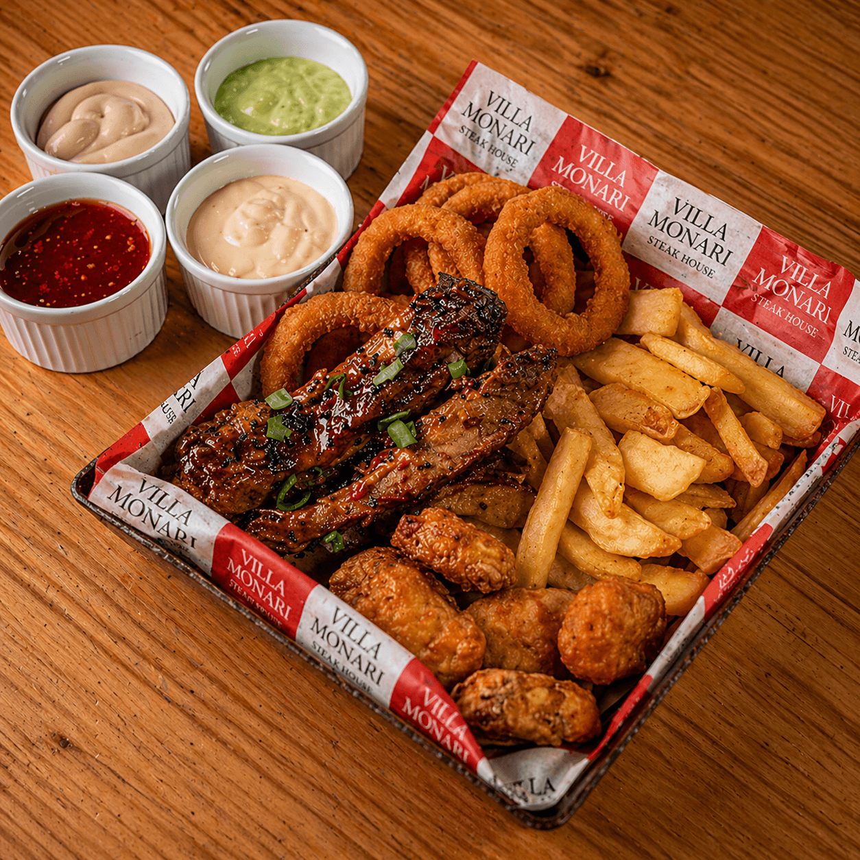 Costela BBQ e Bolinhas de Frango